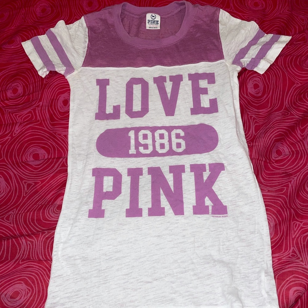 VS PINK purple & white varsity tee